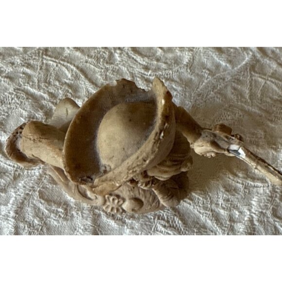 Vintage Pirate Figurine With Treasure Chest & Pistol Hand-Carved Resin - Picture 6 of 16